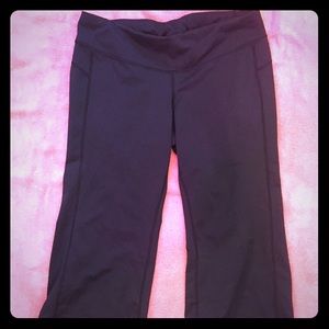 Rei black cropped leggings